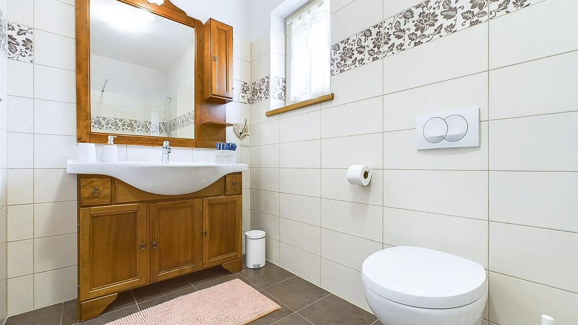 Rustic Villa Azzurra With Pool In Sv Lovrec Medaki